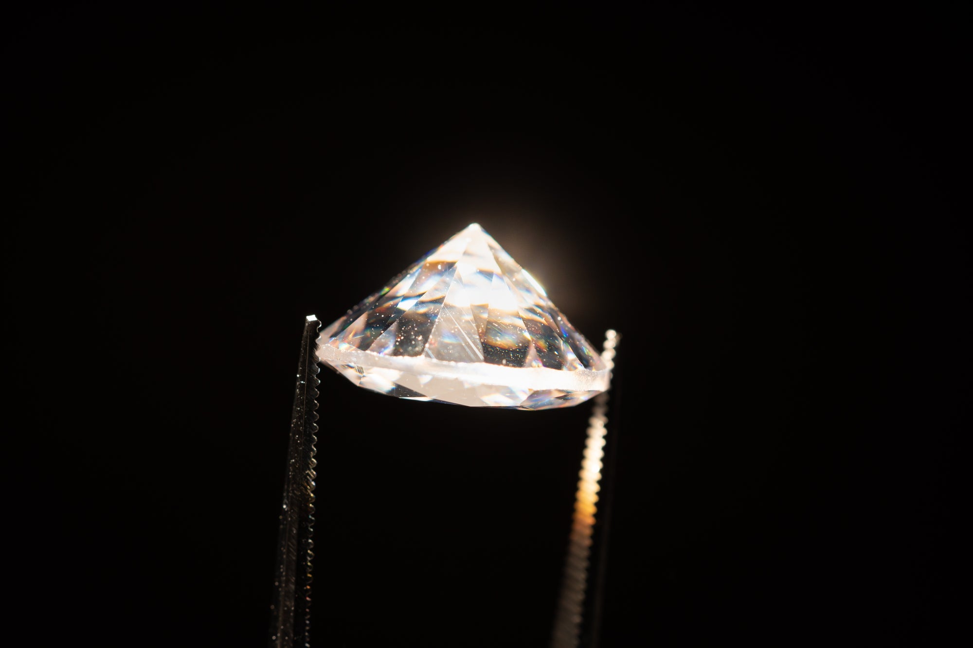 How a Diamond's Color is Graded: A Comprehensive Guide